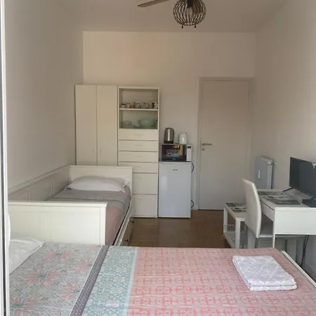 Mirela's Private With Key, Ac, Lift & Balcony In The Center Of On The Cote D'azur *