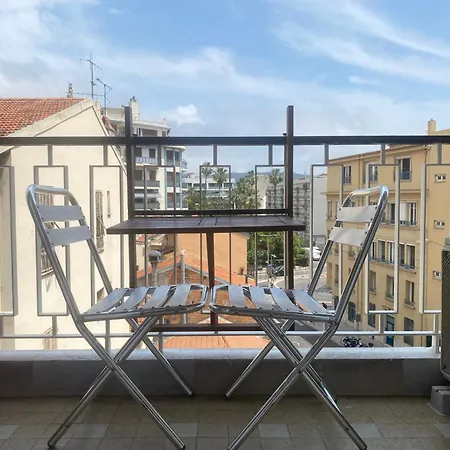 Mirela's Private With Key, Ac, Lift & Balcony In The Center Of On The Cote D'azur בית אירוח