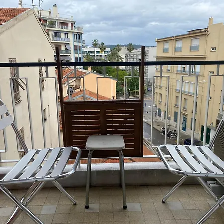Mirela's Private With Key, Ac, Lift & Balcony In The Center Of On The Cote D'azur בית אירוח *