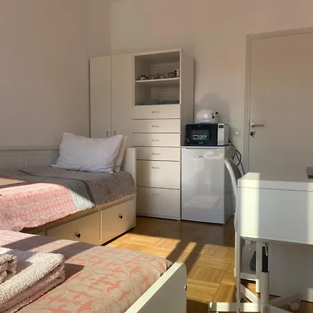 Mirela's Private With Key, Ac, Lift & Balcony In The Center Of On The Cote D'azur *