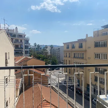 Mirela's Private With Key, Ac, Lift & Balcony In The Center Of On The Cote D'azur *